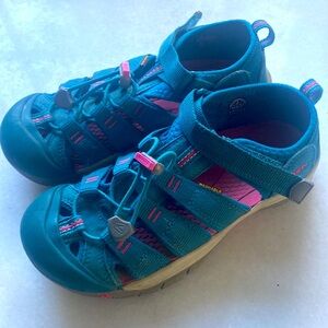 Girls’ Keen Newport H2 Sandals Water Shoes Deep Lagoon/Bright Pink Youth Size 3
